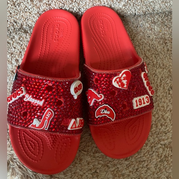 Delta Sigma Theta hand custom made crocs slides - Picture 1 of 3